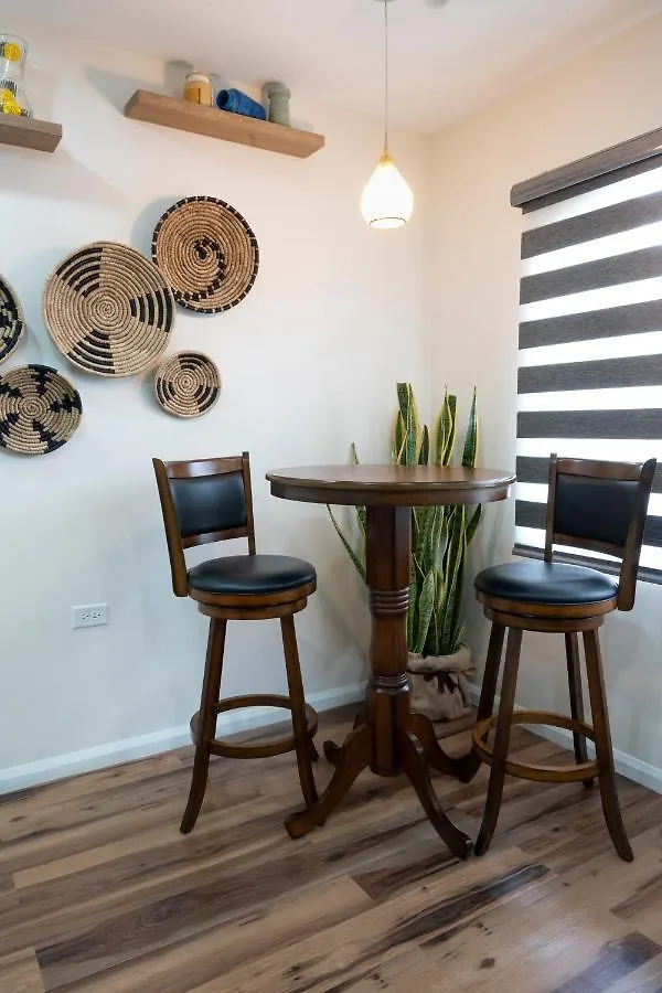 Arouca The Cozy Condo - A Modern Retreat דירה